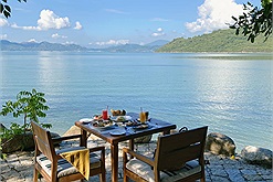 Sang chảnh như Hà Trúc, đi nghỉ dưỡng cũng phải chọn resort biệt lập giữa đảo ở Nha Trang