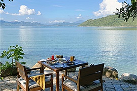 Sang chảnh như Hà Trúc, đi nghỉ dưỡng cũng phải chọn resort biệt lập giữa đảo ở Nha Trang
