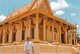 Đi hết Đông Nam Á, Lý Thành Cơ thảng thốt nhận ra chùa miền Tây đẹp còn hơn cả chùa Thái 