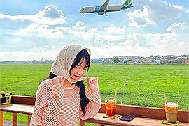 Phen's coffee: Quán cà phê Rooftop view ngắm máy bay có 1-0-2 ở Sài Gòn