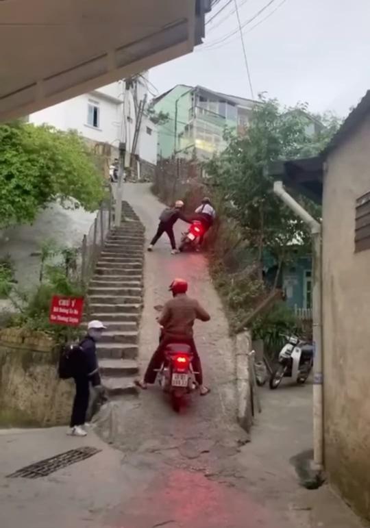 Nằm Mơ Thấy Đi Xe Máy Lên Dốc - Giải Mã Ý Nghĩa Và Những Dự Báo Từ Giấc Mơ