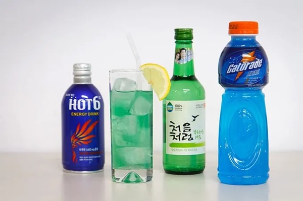 Rượu soju 20% + nước uống thể thao Gatorade 40% và nước tăng lực Hot 6 40%