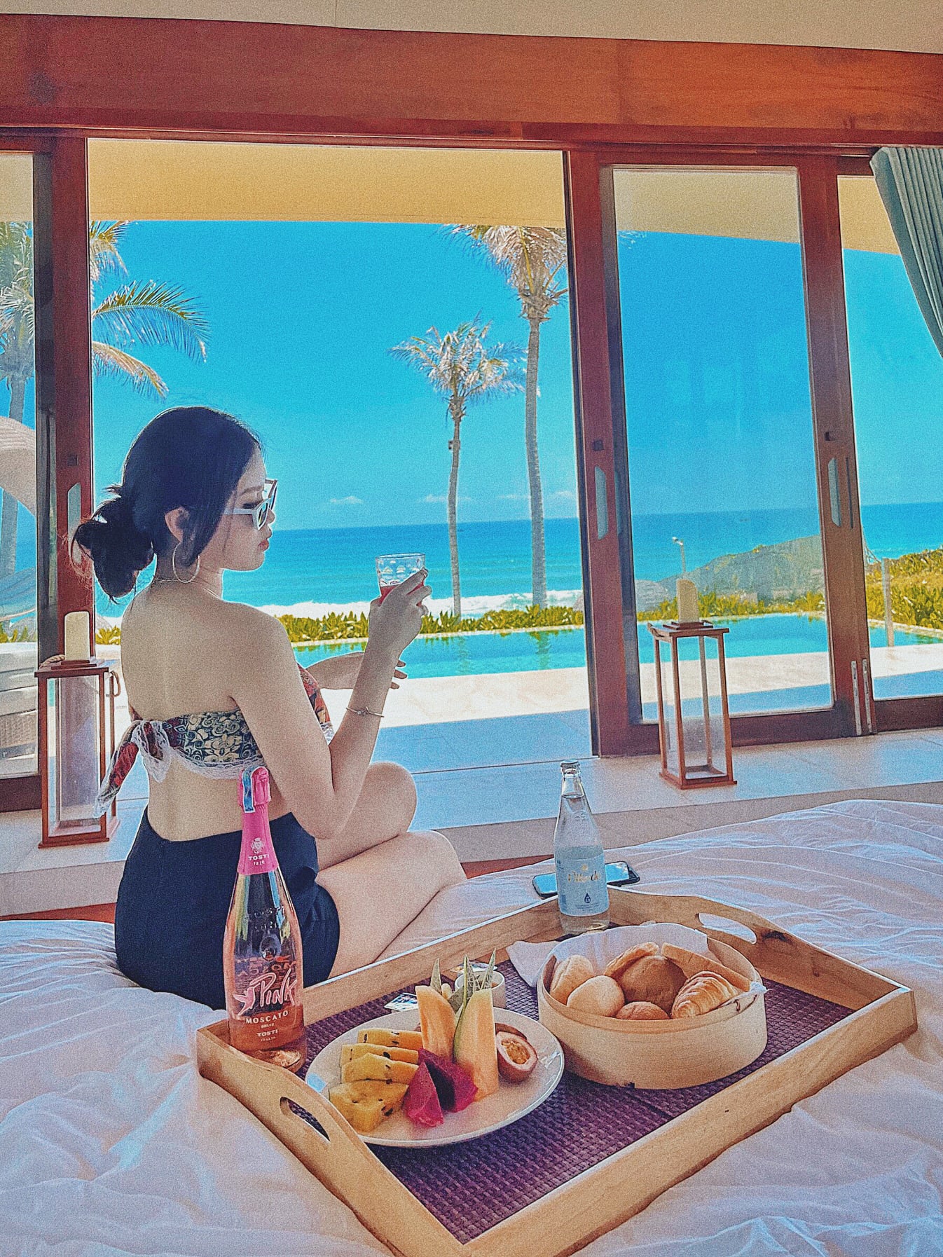 bai-thi-checkin-holic