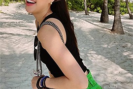 Nguyễn Trần Khánh Vân - Top 21 Miss Universe 2020 xứng đáng là “nàng hậu” đam mê du lịch nhất Vbiz với loạt ảnh check in “cháy máy” đăng cả năm không hết