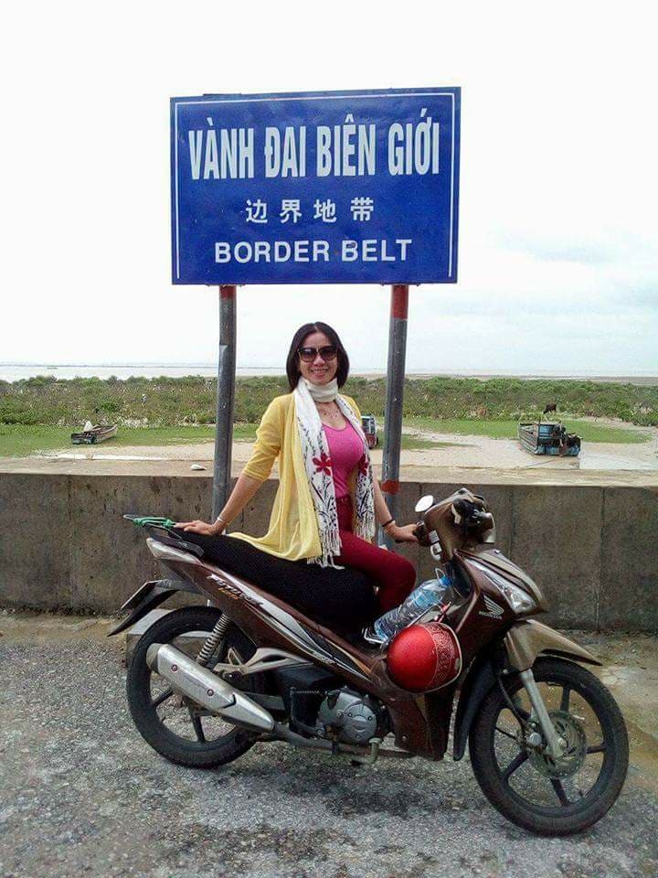 Người mẹ 52 tuổi và hành trình ba lần xuyên Việt bằng xe máy