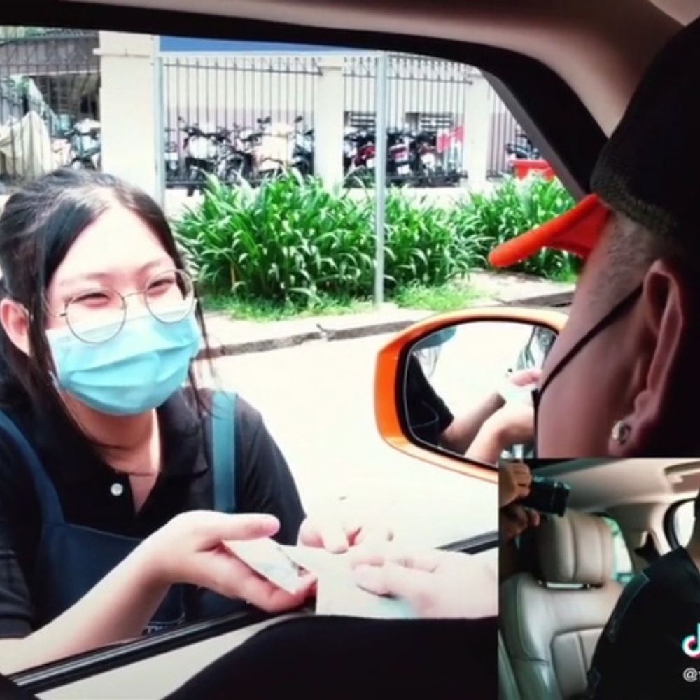Youtuber gia thế khủng tip cả triệu cho nhân viên order, tài xế grab, giúp đỡ người lao động giữa mùa dịch Sài Gòn