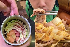 Anh grab gây sốt với loạt clip nướng gà, nấu lẩu siêu ngon từ ống bô, nhìn cực hấp dẫn thế bảo sao triệu views