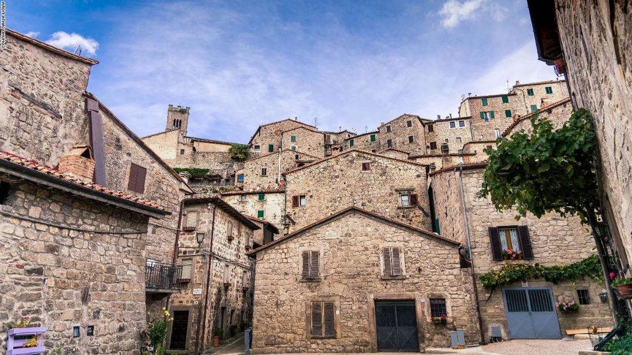 ngôi làng đẹp như tranh vẽ ở Italy trả tiền cho khách đến ở