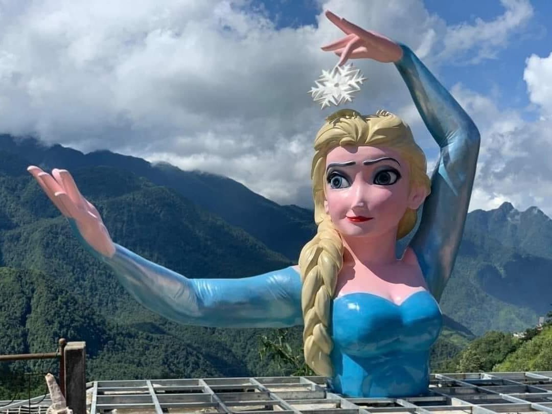 tượng nữ hoàng băng giá ở Sa Pa gây phẫn nộ cộng đồng mạng
