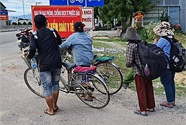 4 mẹ con đạp xe từ Đồng Nai về Nghệ An, cám ơn vì được giúp đỡ cho đi tàu, không nhận thêm tiền để dành cho những người khác 