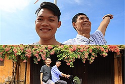 Hành trình xuyên Việt 25 ngày, 20 tỉnh thành, 4000 km của chàng trai 21 tuổi và ‘bạn của ông nội’