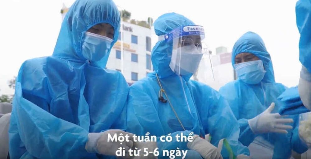 8 cô gái đội khử khuẩn thành phố Hồ Chí Minh
