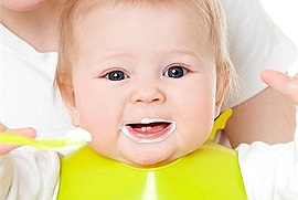 Từ sữa công thức có thể biến tấu thành sữa chua - món ăn vặt lạ miệng hấp dẫn trẻ em biếng ăn nhất