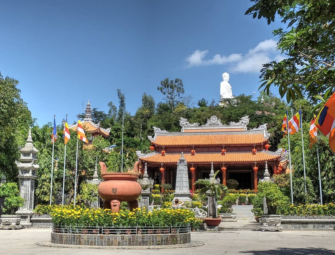 khám phá chùa Long Sơn - Khánh Hòa