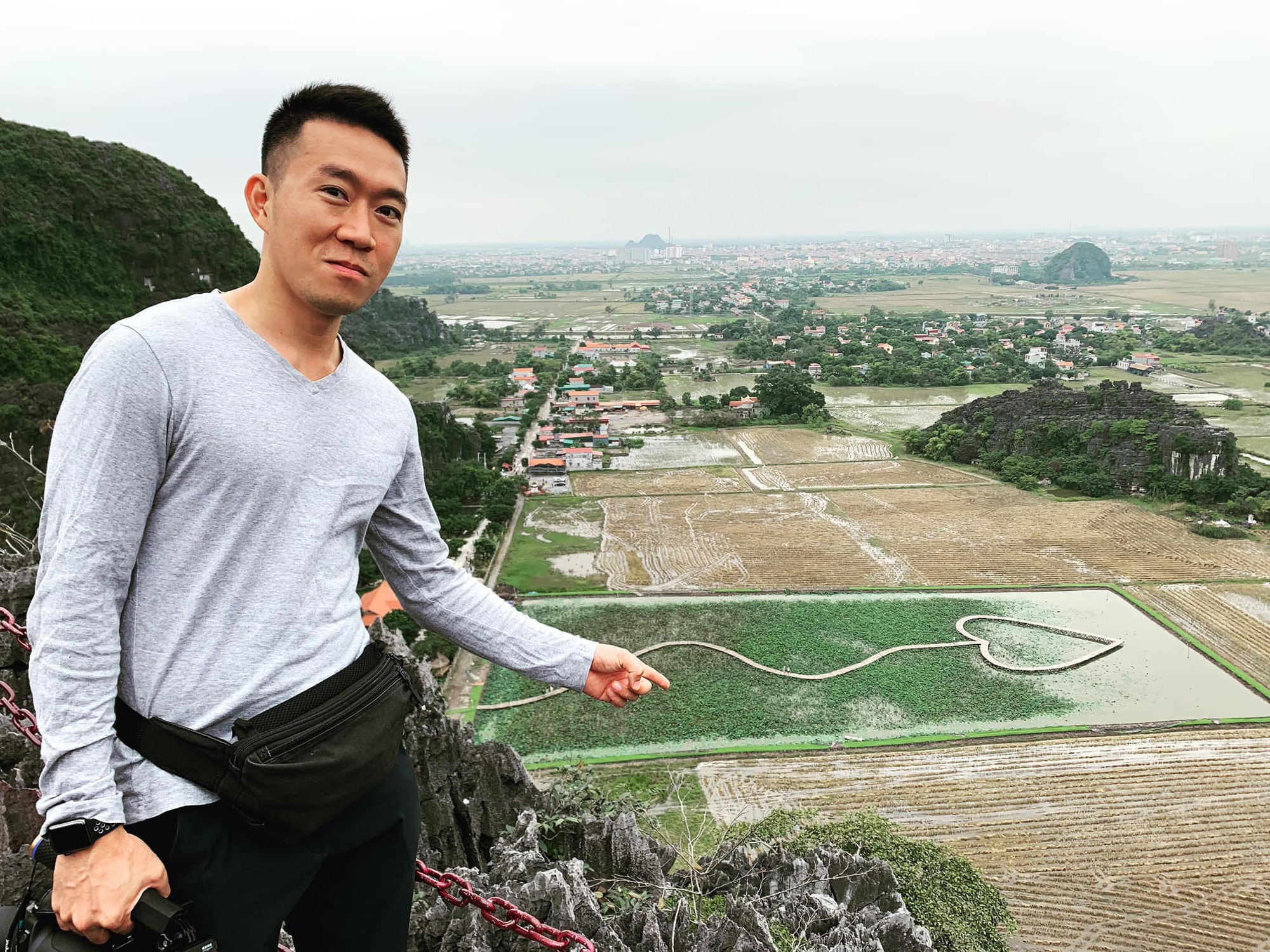 ​YouTuber gan dạ nhất Việt Nam: Ở đâu có địa điểm bí ẩn, ở đó có bước chân của anh! 