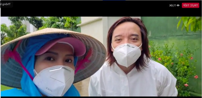 vợ chồng Việt Hương trên livestream