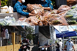 7 ngày qua người Đà Nẵng không thiếu thực phẩm nhờ các tổ dân phố thực hiện nhiệm vụ mua nhu yếu phẩm cho người dân 