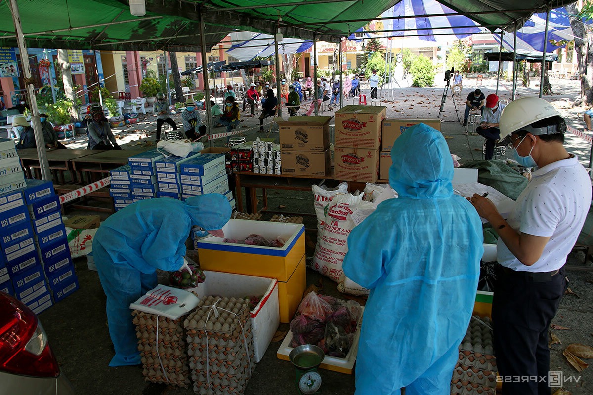 Thành phố phong tỏa, người dân Đà Nẵng đặt mua qua phần mềm Đăng ký thực phẩm 