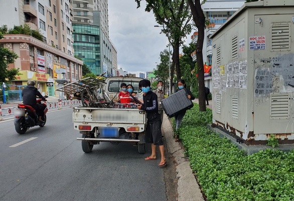 hàng trăm người vô gia cư Sài Gòn được hỗ trợ trong mùa dịch