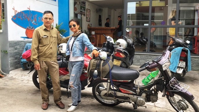 Hành trình đi phượt bằng xe máy 20 ngày, qua 10 tỉnh thành của bố và con gái