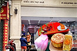 ​Năm nay hết cảnh khách xếp hàng mua bánh, tiệm bánh Trung thu Bảo Phương nức tiếng Hà Nội vẫn quá tải đơn hàng