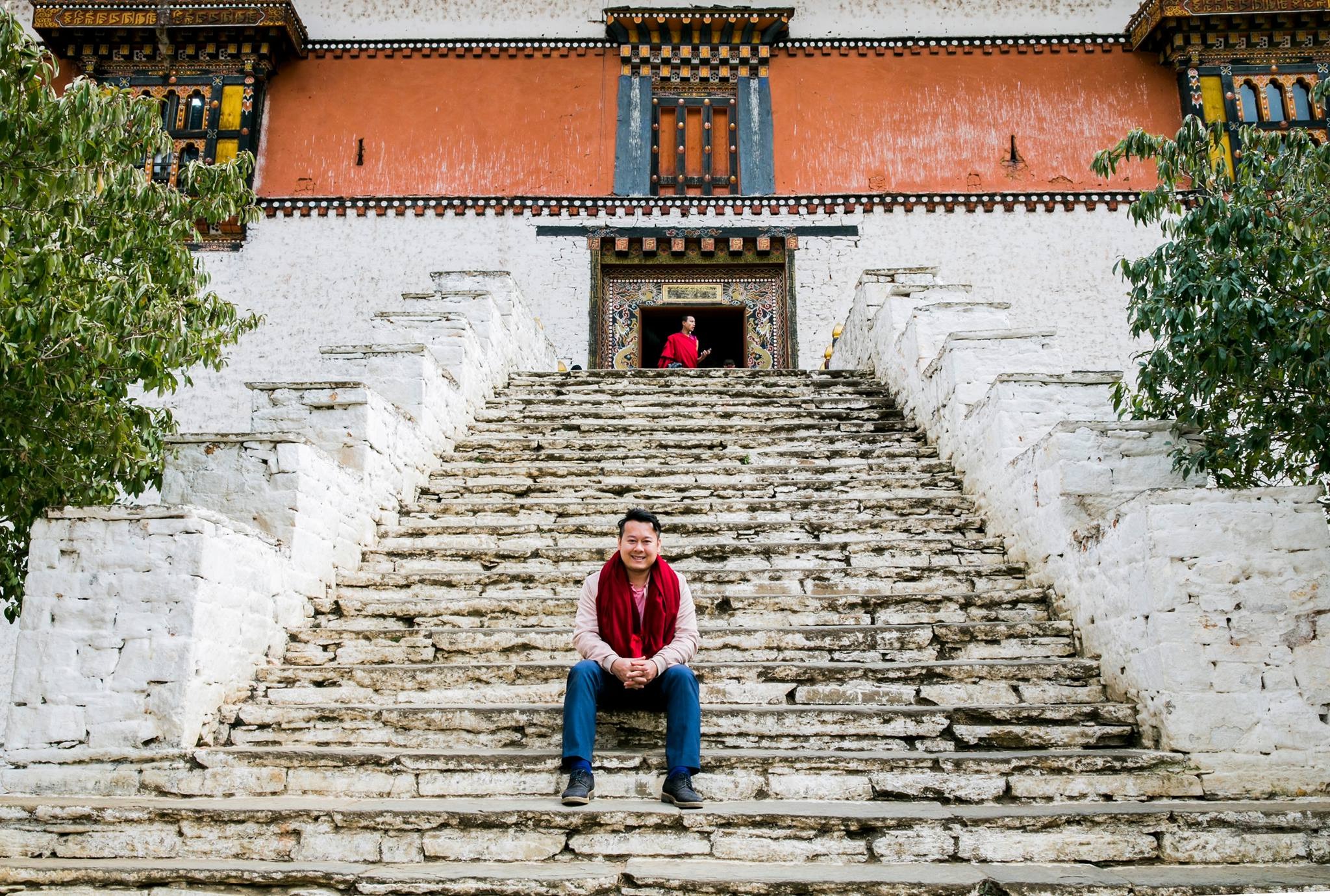 chàng trai đưa di ảnh bố du lịch khắp miền đất Phật Bhutan