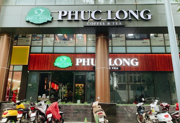 cà phê nhộn nhịp trong ngày đầu Hà Nội mở lại