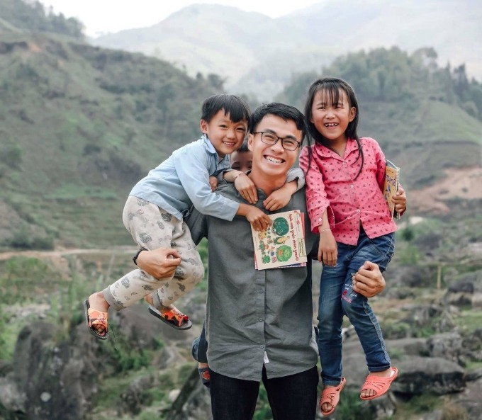 9X Quảng Nam và hành trình độc hành từ Nam ra Bắc gây quỹ từ thiện cho các em nhỏ 