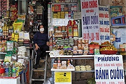 Giữa lòng Sài Gòn có một khu phố chỉ bán toàn đặc sản miền Bắc, người con xa nhà nhớ quê phải đến vội 