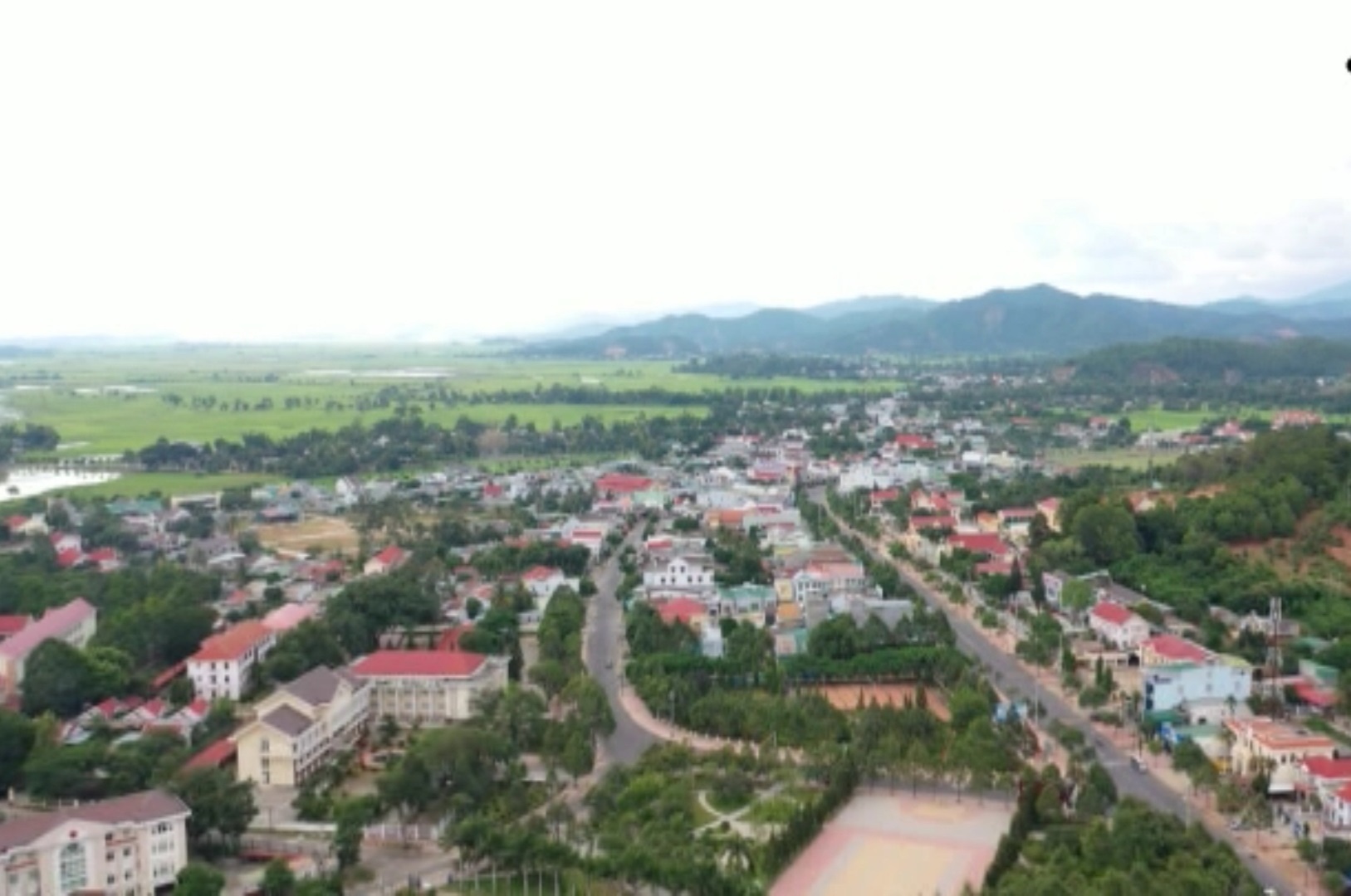 huyện nào có tên ngắn nhất Việt Nam, chỉ gồm 3 chữ cái 