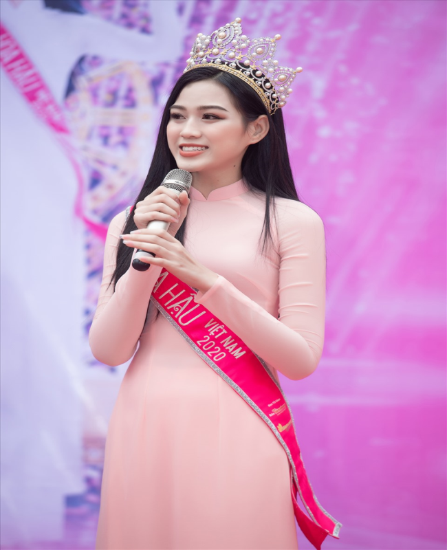 Hoa hậu Đỗ Thị Hà chia sẻ