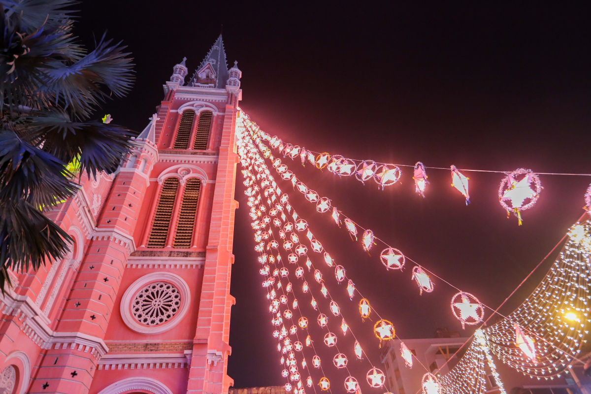 Nhà thờ Tân Định được trang hoàng lộng lẫy trước thềm Giáng sinh