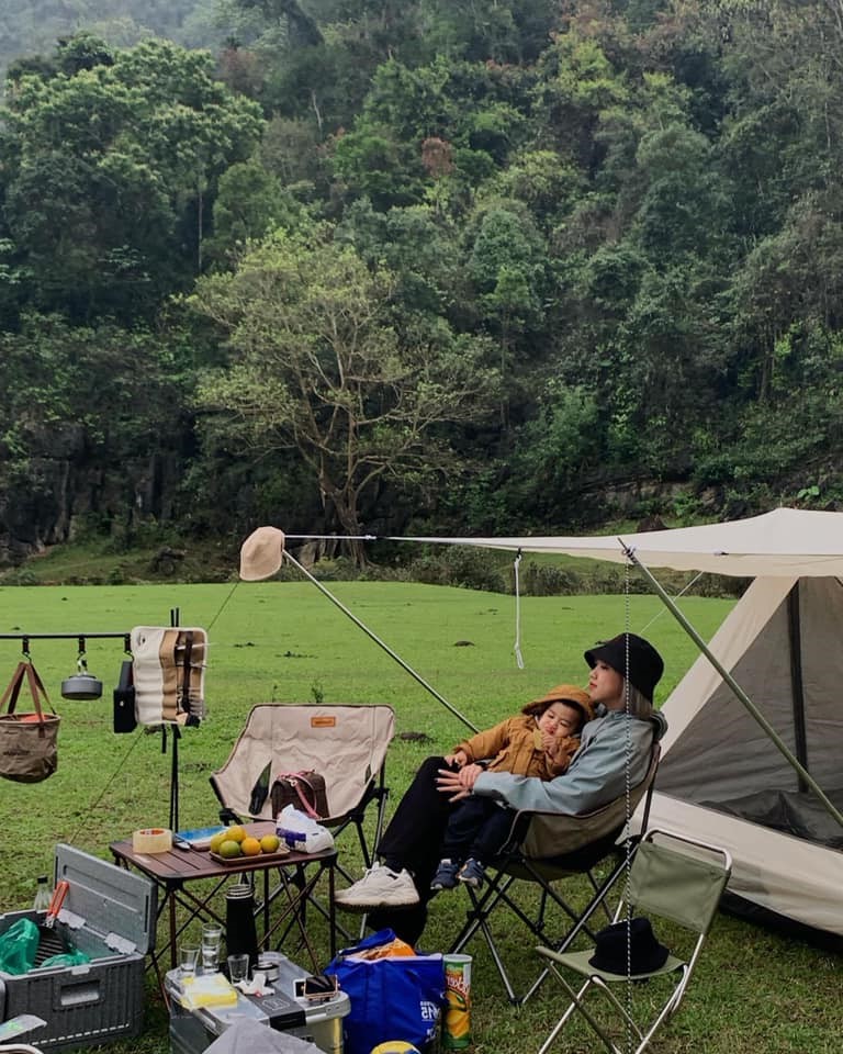 Top 3 thảo nguyên đẹp mê ly nhất Việt Nam, nơi nào cũng có bãi cỏ xanh rì, nước suối kêu róc rách, hợp để rủ hội bạn đi cắm trại