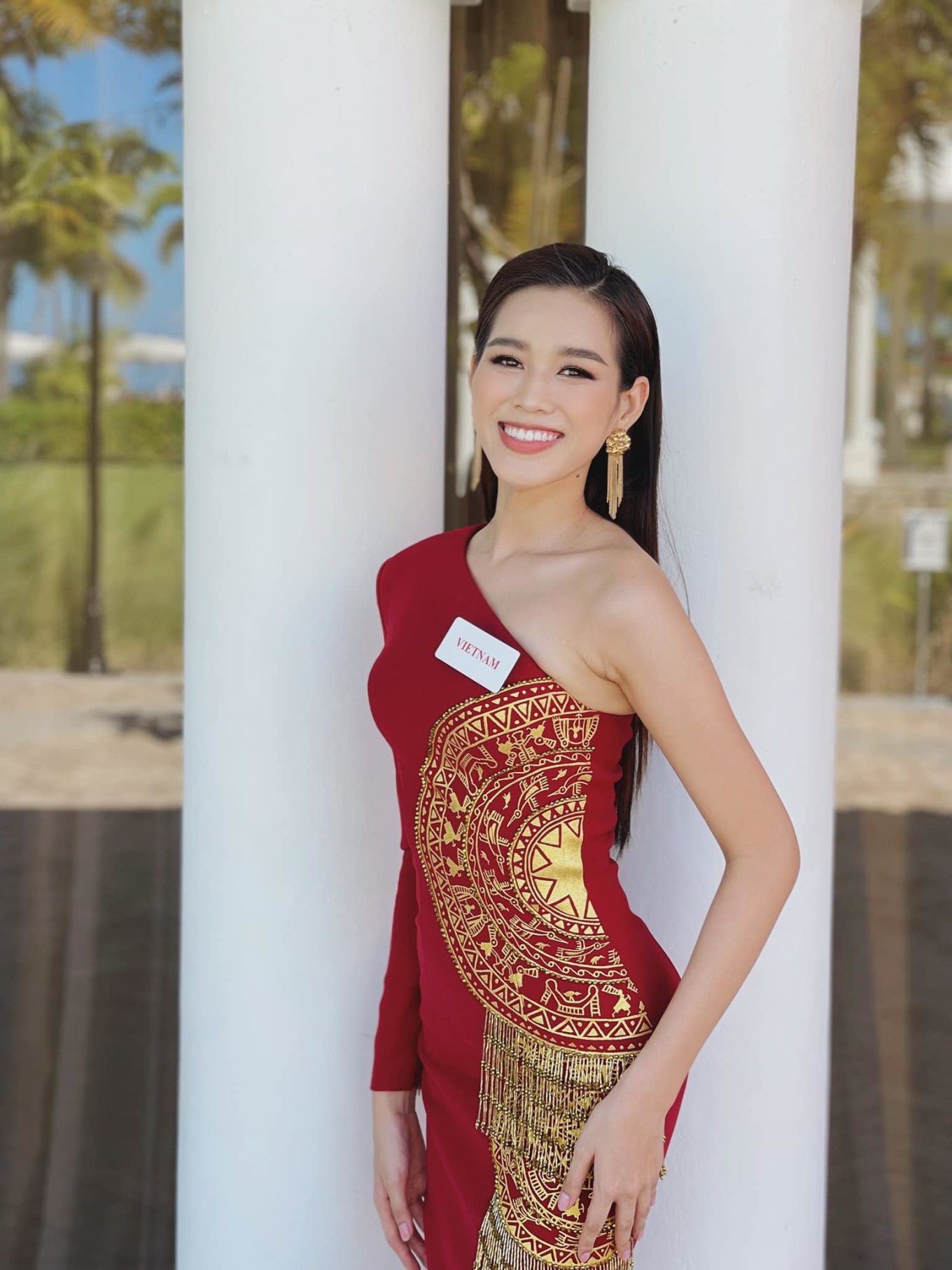 Đỗ Thị Hà xoay váy quá xuất sắc trong Miss World, thế nhưng vẫn thua Lương Thùy Linh điểm này