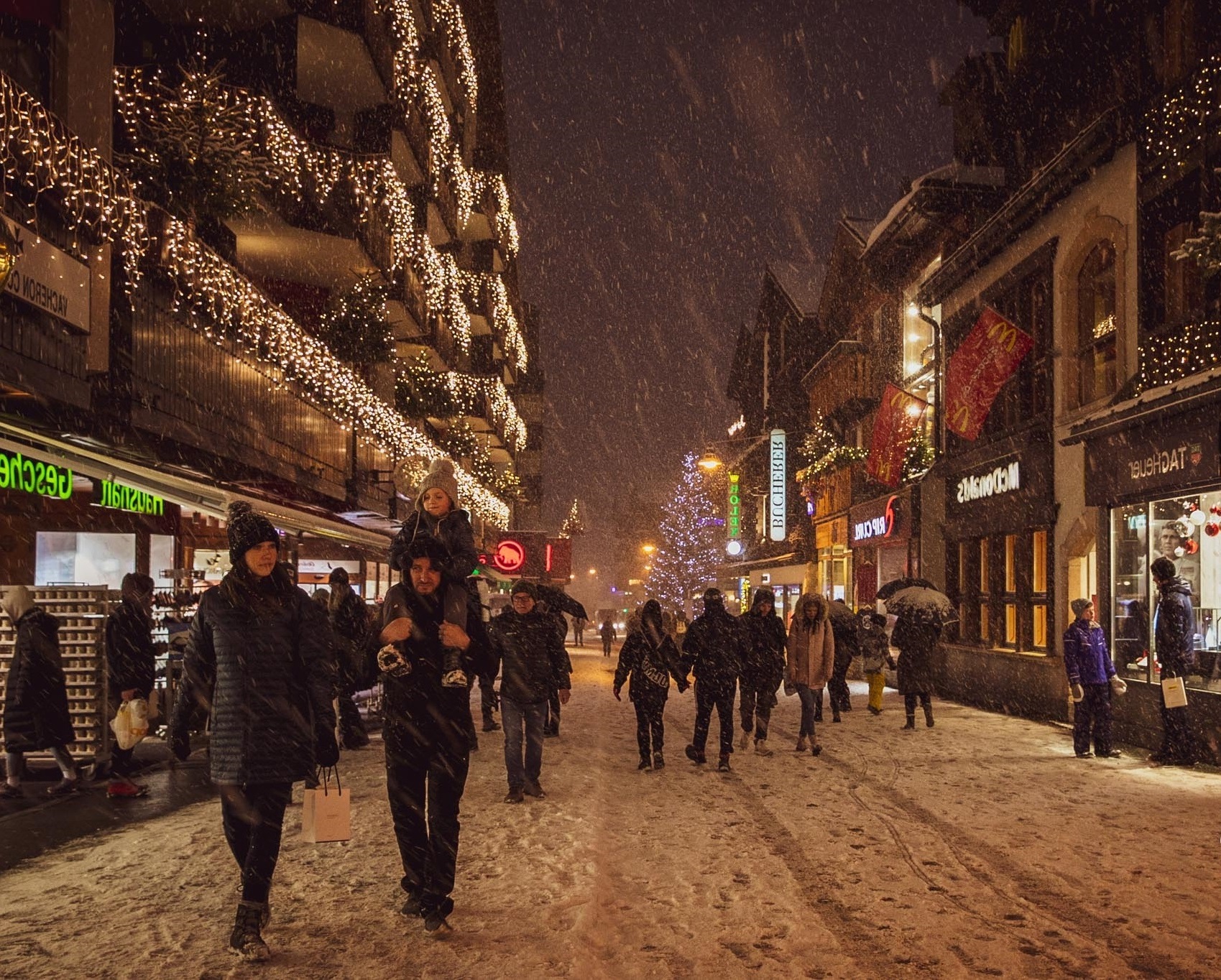 Khung cảnh Giáng sinh như cổ tích tại Zermatt - thị trấn tuyết trắng đẹp nhất mùa Noel