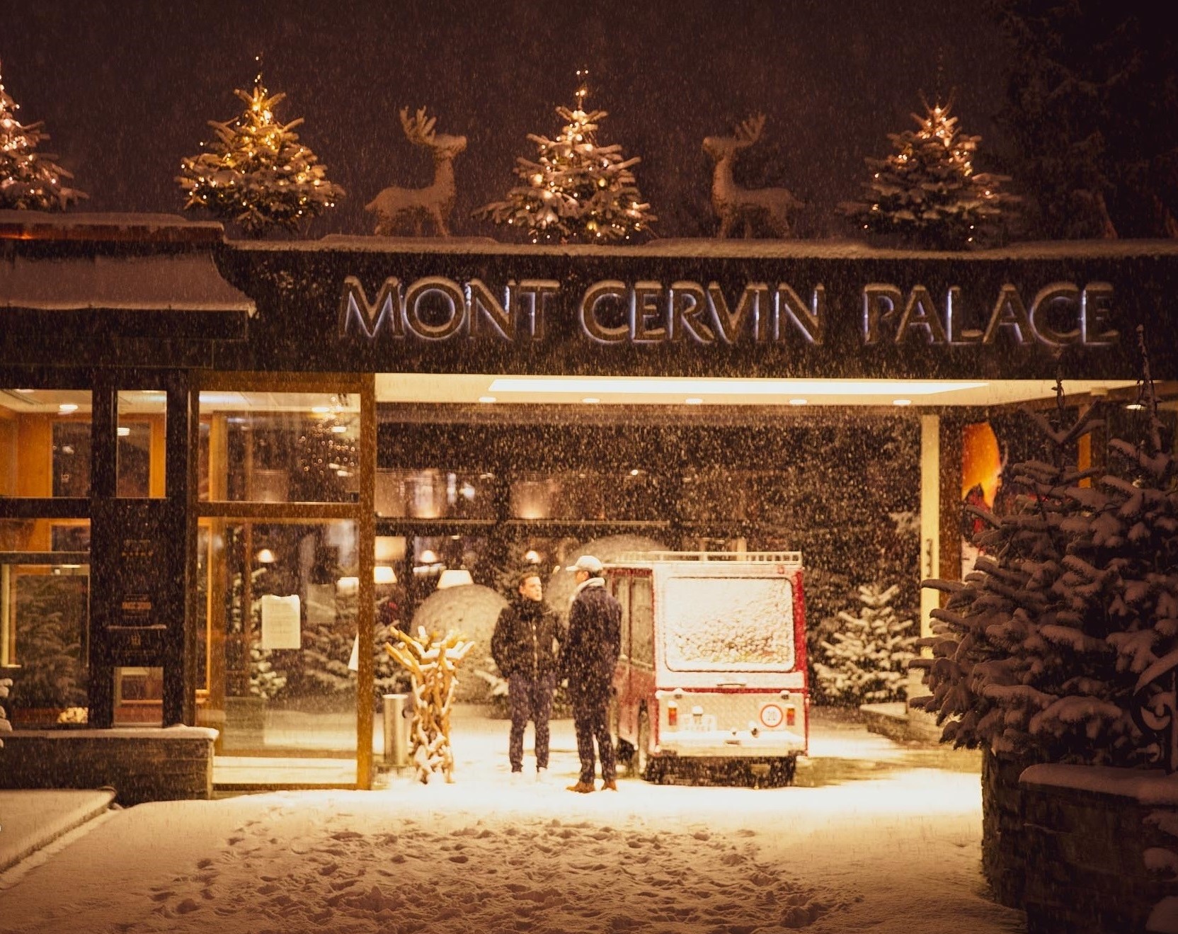 Khung cảnh Giáng sinh như cổ tích tại Zermatt - thị trấn tuyết trắng đẹp nhất mùa Noel