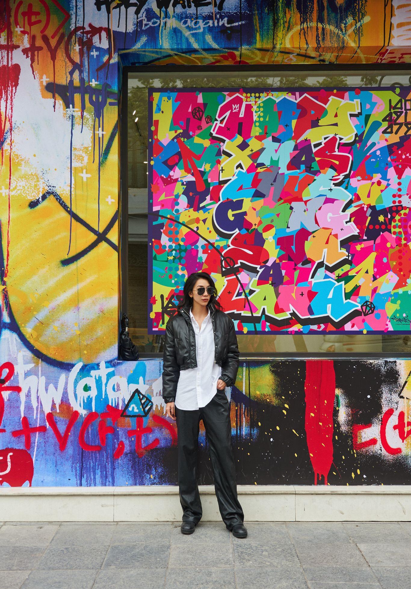 Điểm check in mới nổi ở Hà Nội: chiếc “backdrop” graffiti đậm chất lễ hội, chụp ảnh fashion “bao ngầu”
