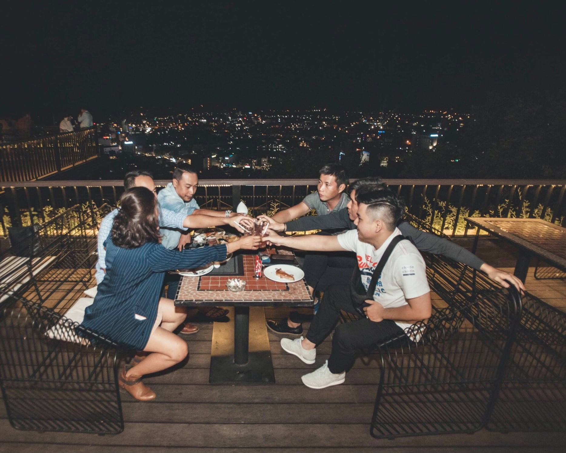 Chuồn Chuồn Bistro & Skybar - Cafe đỉnh đồi tại Phú Quốc với view hoàng hôn cực hot