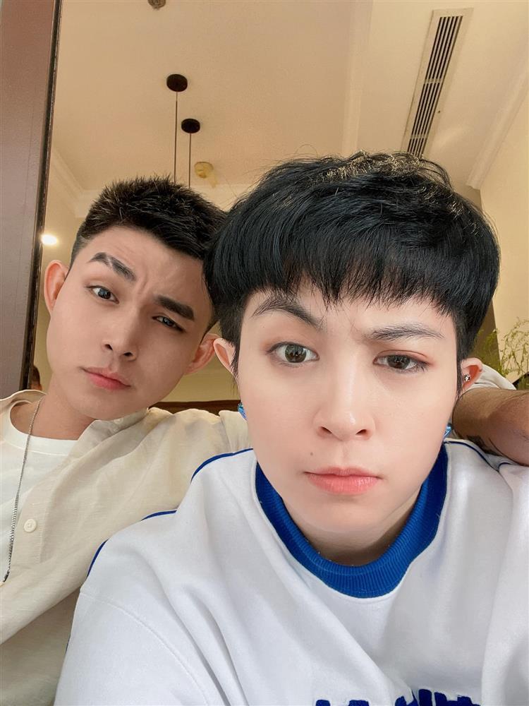 Gil Lê và Jun Phạm selfie