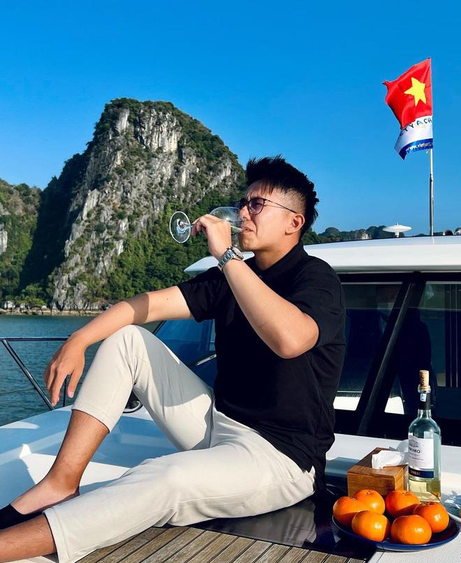 Matt Liu khoe lạt ảnh nghỉ dưỡng trên du thuyền một mình