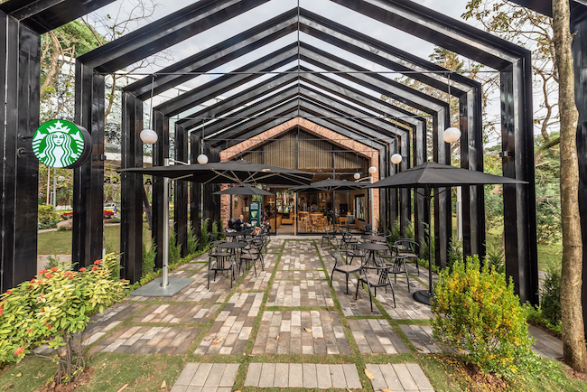Starbucks Ecopark được mệnh danh là Starbucks đẹp nhất Việt Nam 