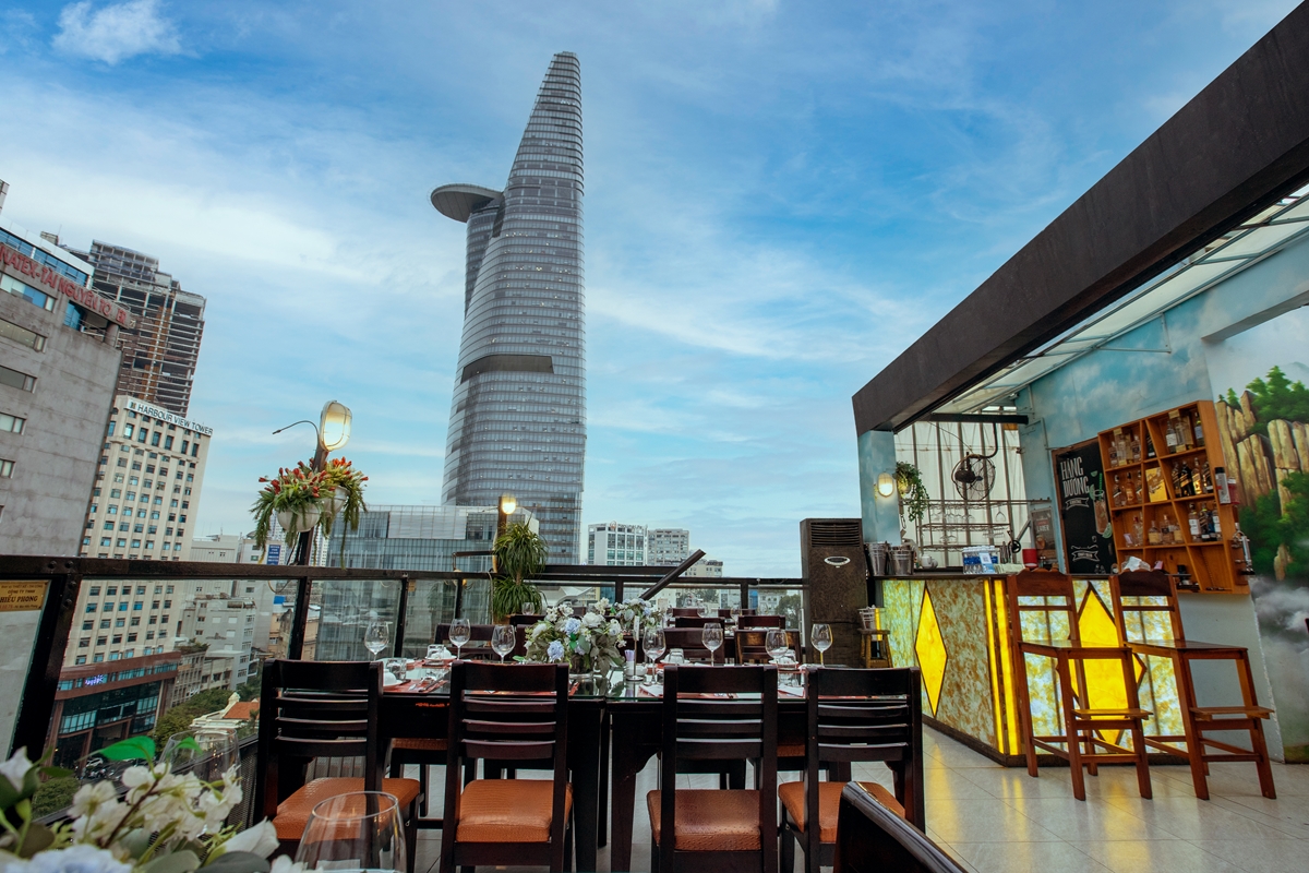 nhà hàng có view ngoài trời đẹp nhất Sài Gòn