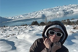 Võ Hoàng Yến đi hồ Tahoe - Bắc California, xinh như công chúa giữa "giấc mơ tuyết trắng''