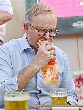 "Bánh mì Thủ tướng Australia" liên tục cháy hàng, ai cũng muốn một phần "giống hệt của ông Albanese"