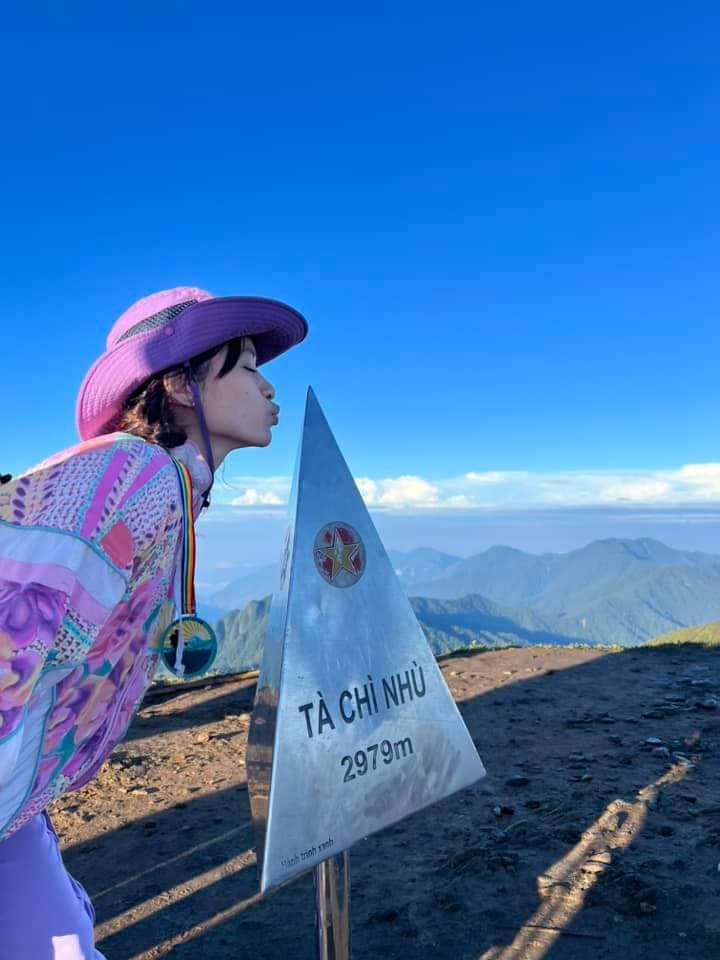Săn mây vào mùa hoa tím Chi Pâu trên ngọn núi Tà Chì Nhù – Yên Bái  7