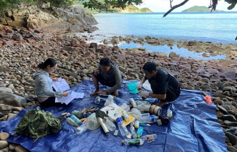 Đảo Phú Quý đề nghị du khách chung tay giảm thiểu rác thải nhựa