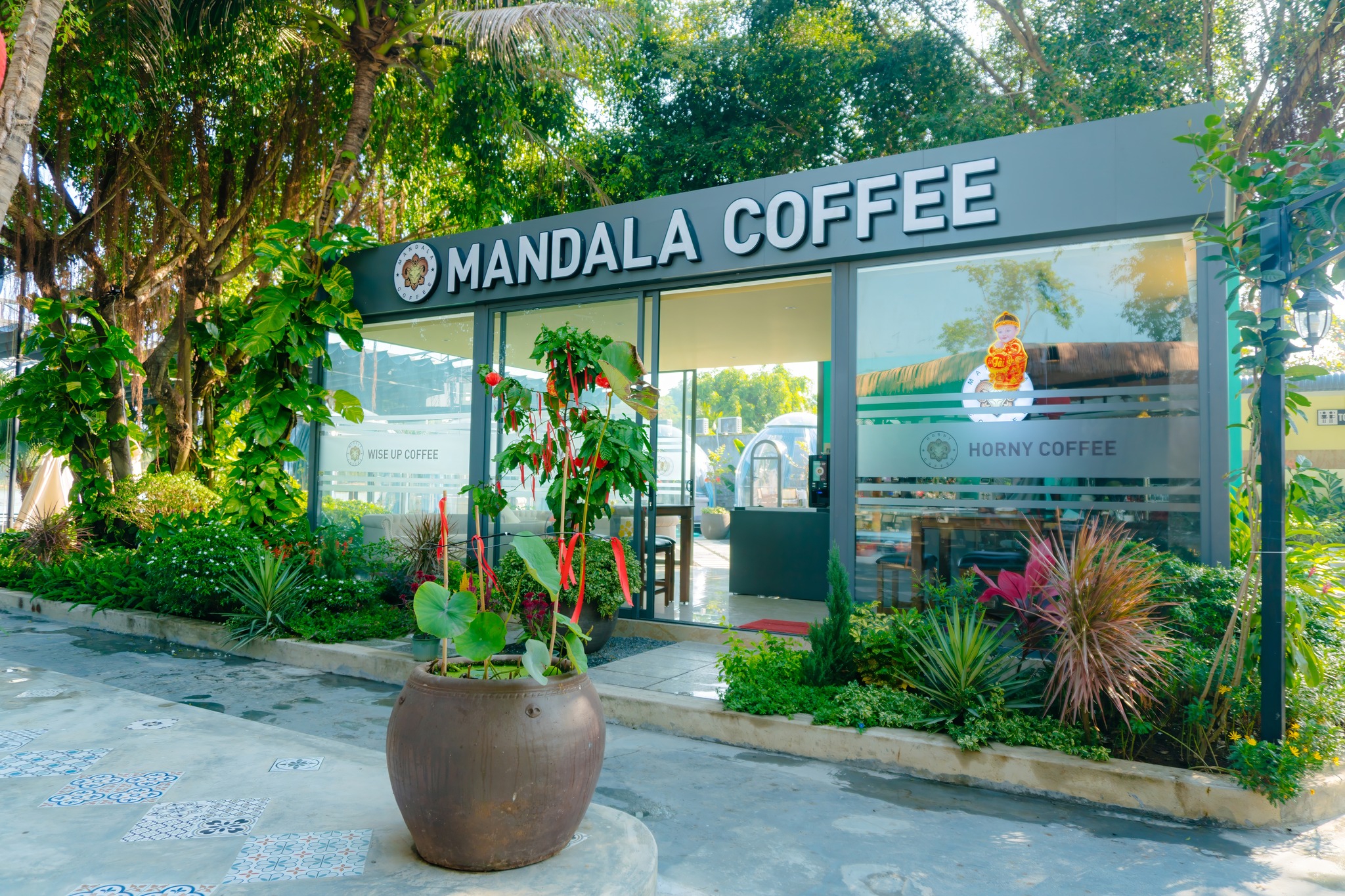 mandala cafe nha trang nhà bong bóng độc đáo