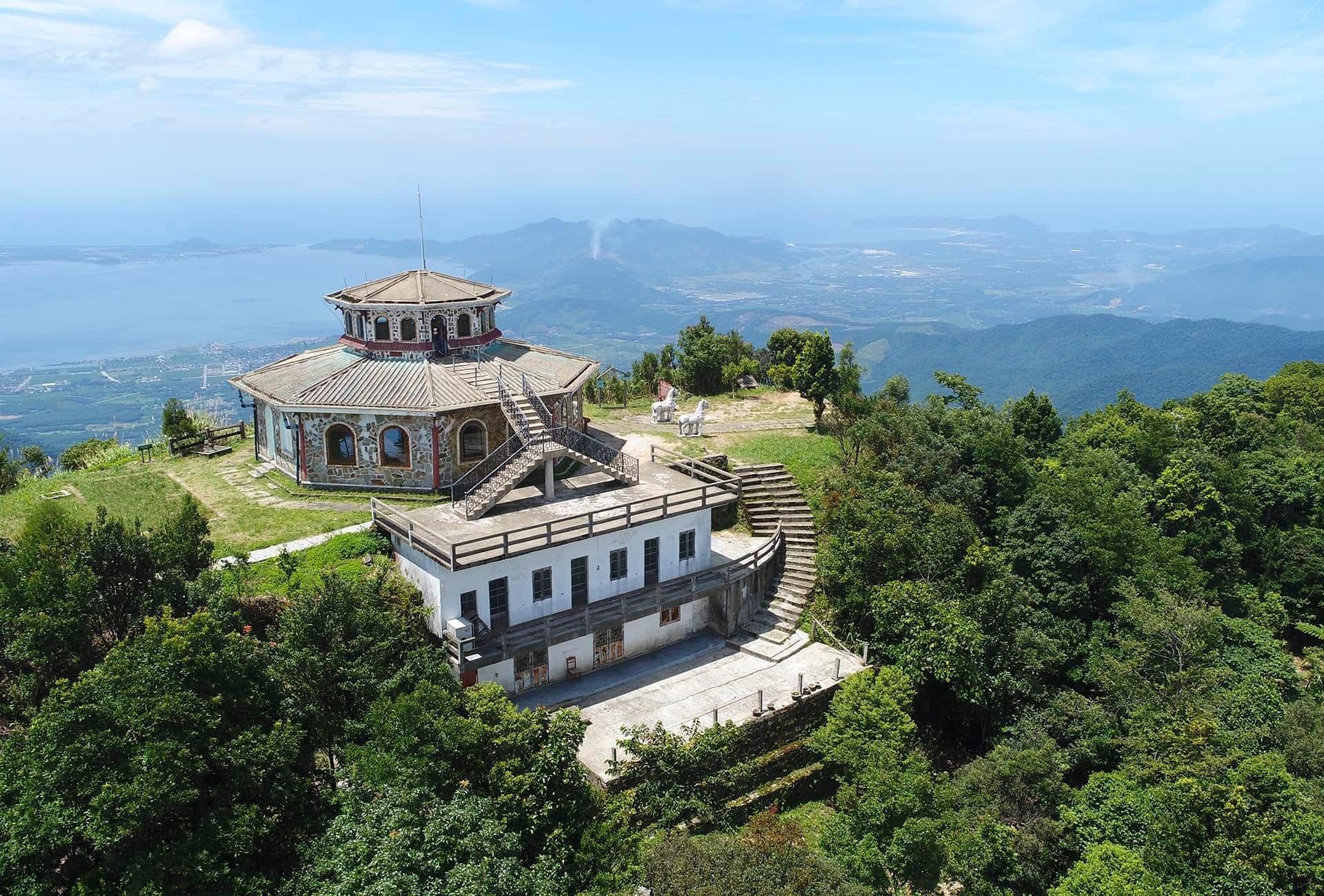 Khu rừng nguyên sinh cách thành phố Huế 40 km