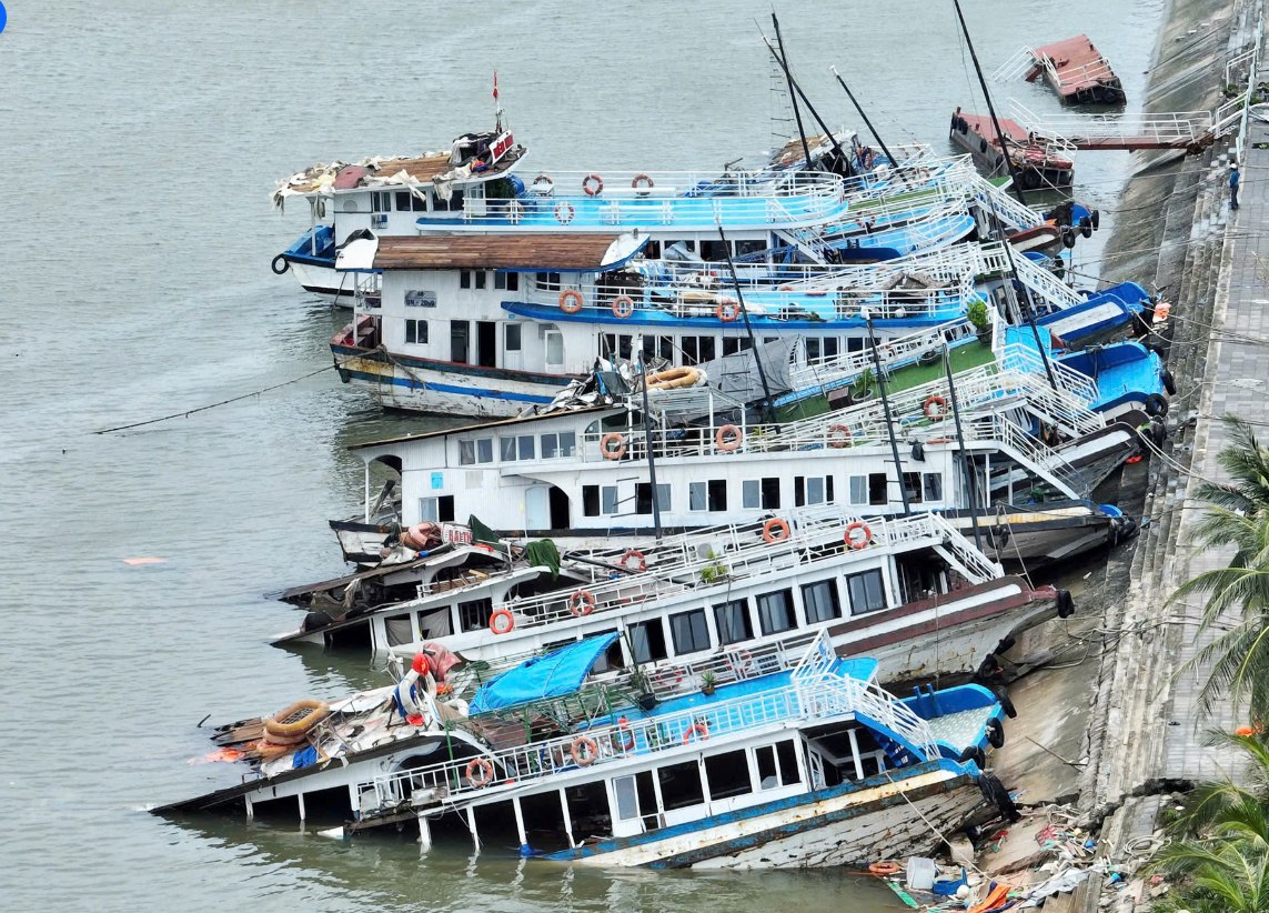 tàu thuyền chìm hư hỏng nặng nề ở hạ long quảng ninh