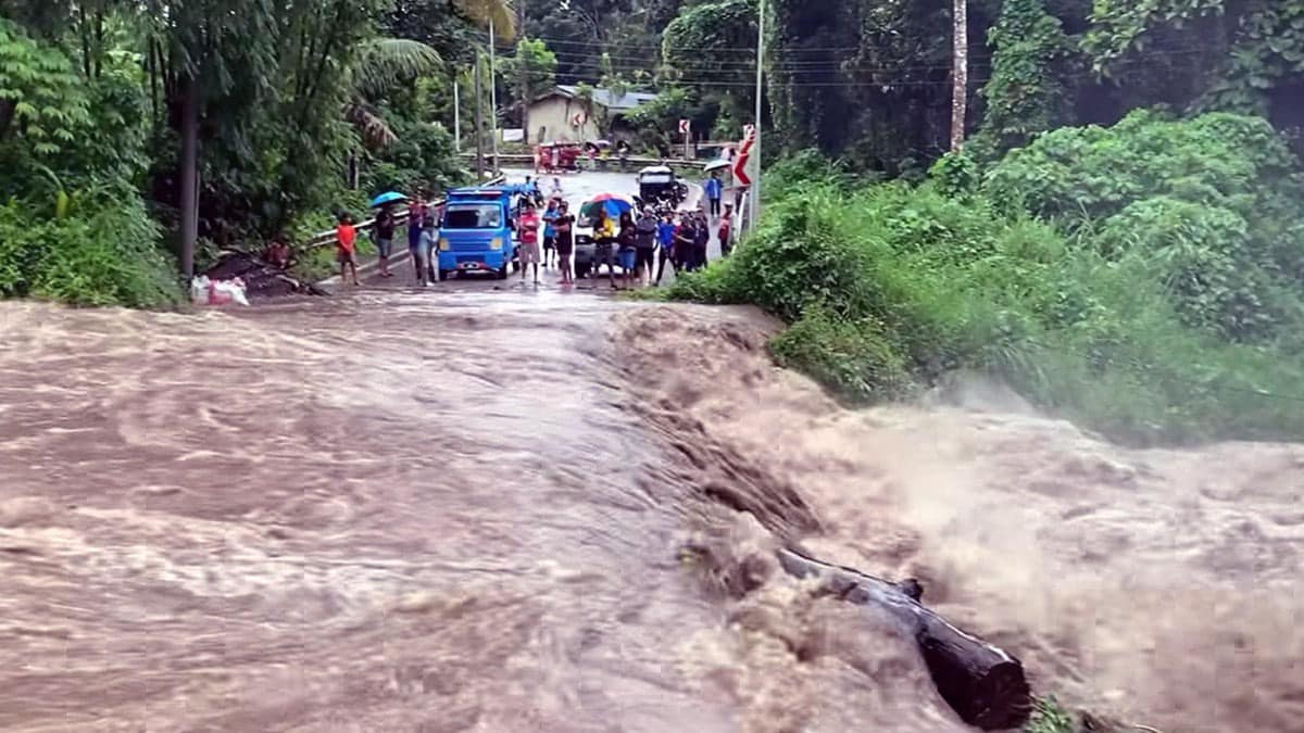 bão Trà Mi tàn phá Philippines